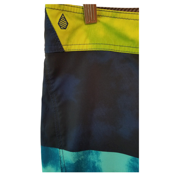 Volcom Mod-Tech Swim Multicolor Shorts Men's Size 34 Inseam‎ 9 in - Picture 4 of 8